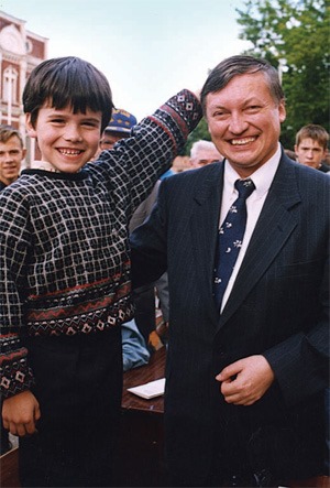 Ian Nepomniachtchi: from an 8-year photo with Anatoly Karpov 22